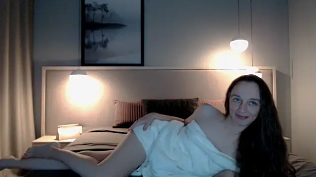 Snapshot of ShySchoolGirl chatting on October 3, 9:05 pm ShySchoolGirl online show from October 3, 9:05 pm