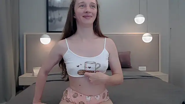 Snapshot of ShySchoolGirl chatting on October 17, 3:47 pm ShySchoolGirl online show from October 17, 3:47 pm
