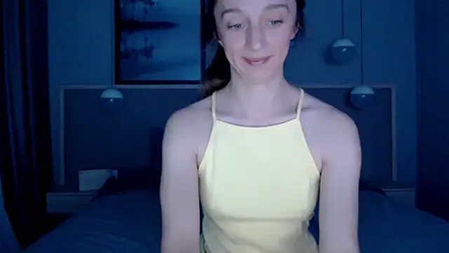 Snapshot of ShySchoolGirl chatting on September 14, 9:59 pm ShySchoolGirl online show from September 14, 9:59 pm