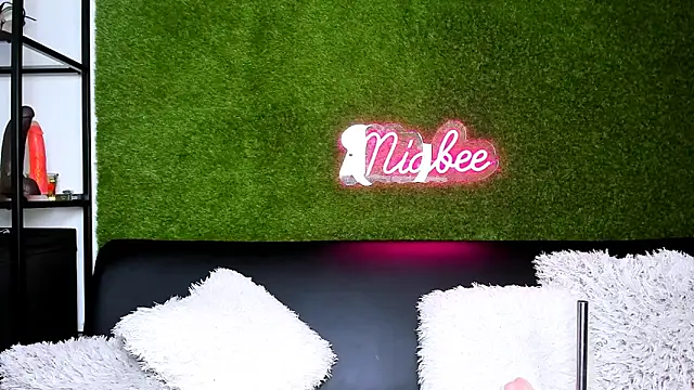 MiaBeeXX online show from May 11, 4:04 pm