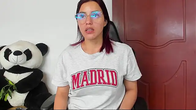 Arenne rouse online show from April 8, 7:15 pm