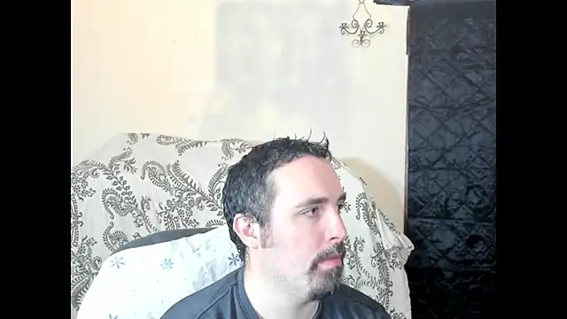 Snapshot of Metalstud chatting on November 14, 2:15 am Metalstud online show from November 14, 2:15 am