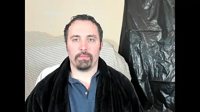 Snapshot of Metalstud chatting on November 18, 2:59 am Metalstud online show from November 18, 2:59 am