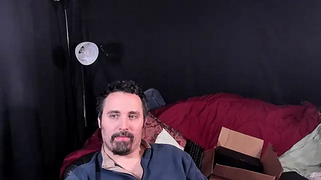 Snapshot of Metalstud chatting on November 24, 4:01 am Metalstud online show from November 24, 4:01 am