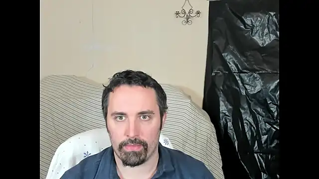 Snapshot of Metalstud chatting on November 17, 3:10 am Metalstud online show from November 17, 3:10 am