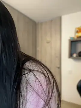 vaneelee online show from April 15, 8:31 pm