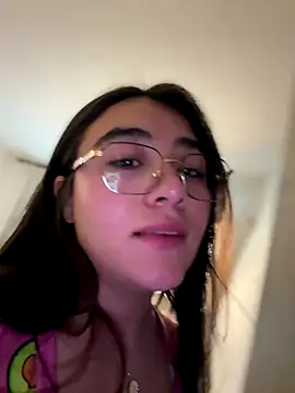 Snapshot of vaneelee chatting on October 9, 2:34 am vaneelee online show from October 9, 2:34 am