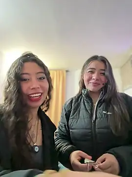 vaneelee online show from April 12, 2:04 am