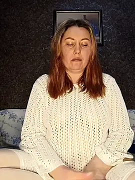 Snapshot of Katti_Kissa chatting on February 19, 3:42 pm Katti Kissa online show from February 19, 3:42 pm