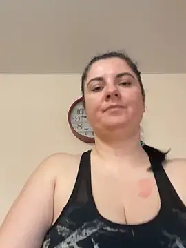 alisiaparril online show from March 18, 7:01 am
