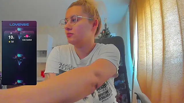 hot evil queen online show from February 9, 9:26 am