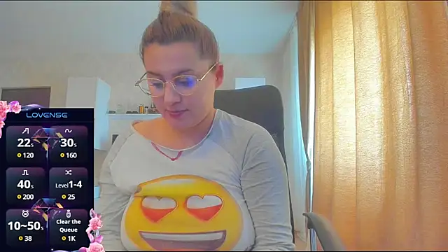 hot evil queen online show from March 12, 8:19 am