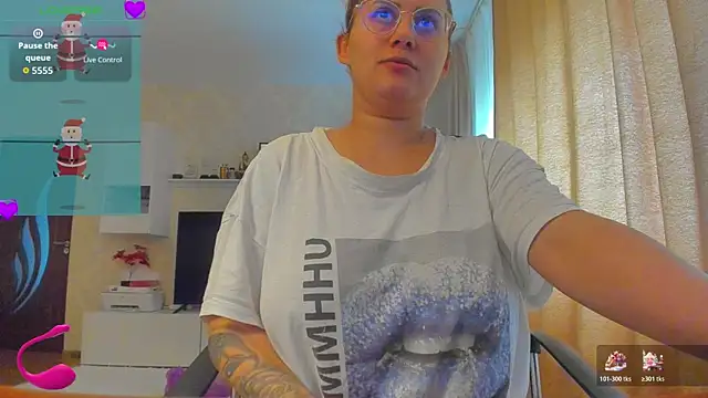 hot evil queen online show from November 27, 9:10 am