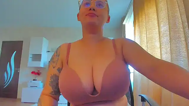 hot evil queen online show from September 24, 6:53 am