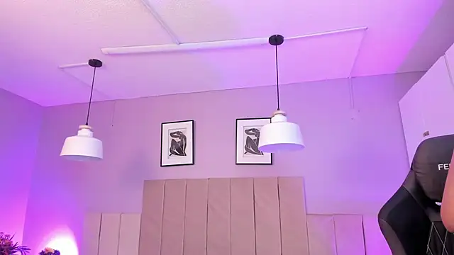 Inndrahot online show from February 18, 3:53 am