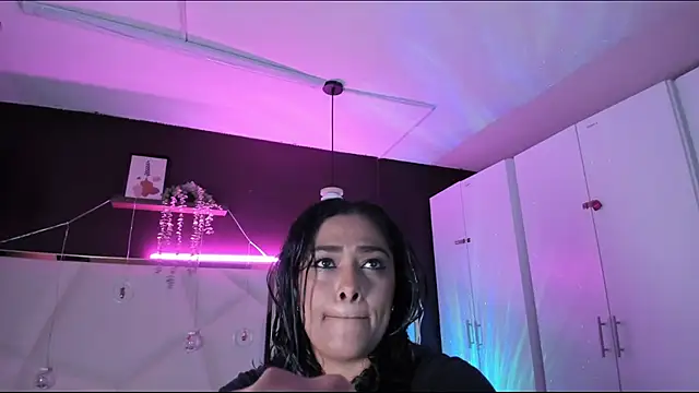 Inndrahot online show from December 16, 3:44 am