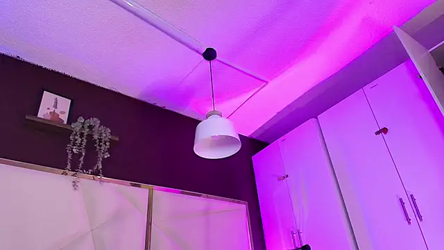 Inndrahot online show from September 30, 3:56 am