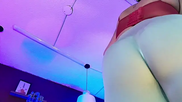 Inndrahot online show from October 7, 4:24 am