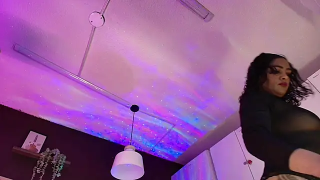 Inndrahot online show from October 3, 3:30 am