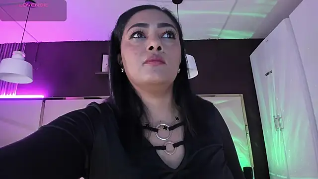 Inndrahot online show from November 17, 4:27 am