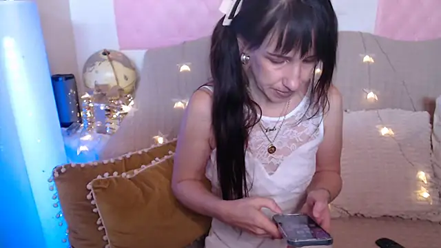 -carla- online show from December 6, 7:37 am