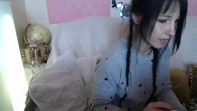 Snapshot of -carla- chatting on June 11, 5:37 am -carla- online show from June 11, 5:37 am