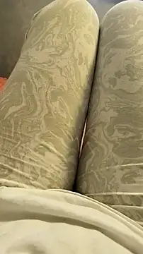 Snapshot of lolyforyou chatting on November 6, 6:39 am lolyforyou online show from November 6, 6:39 am