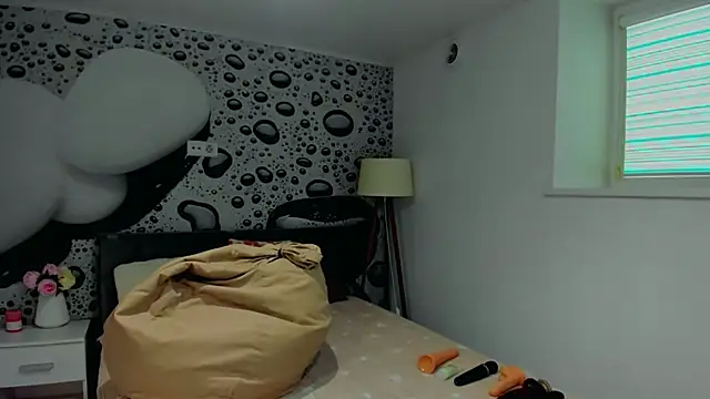 AlmaFancy online show from November 29, 7:19 am