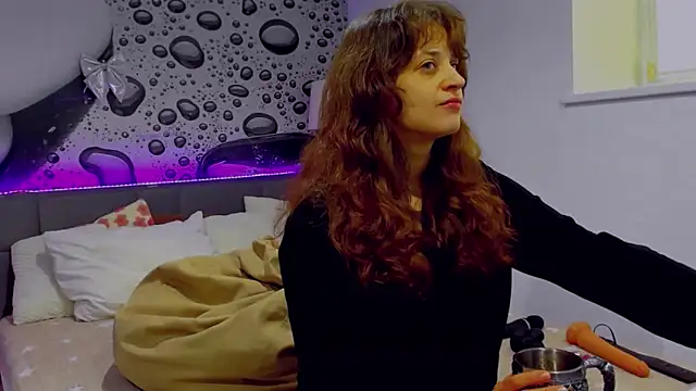 AlmaFancy online show from March 6, 8:09 am