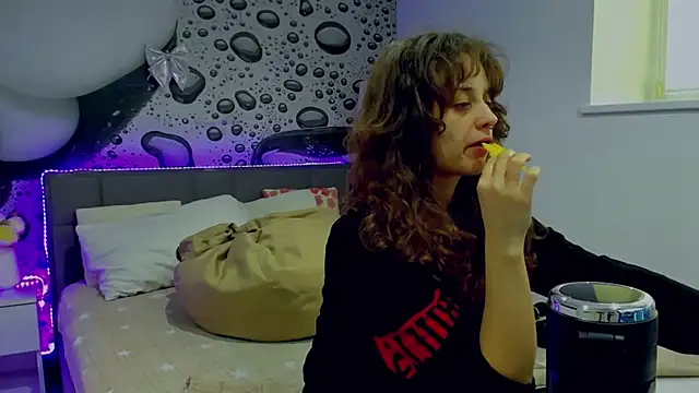 AlmaFancy online show from April 9, 5:31 am