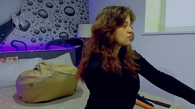 AlmaFancy online show from April 6, 5:30 am