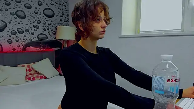 AlmaFancy online show from April 20, 5:10 am