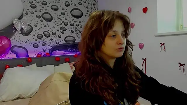 AlmaFancy online show from February 10, 6:45 am