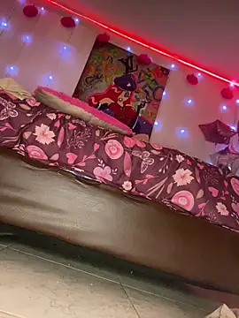 Emma Brown 12 online show from February 8, 12:06 am