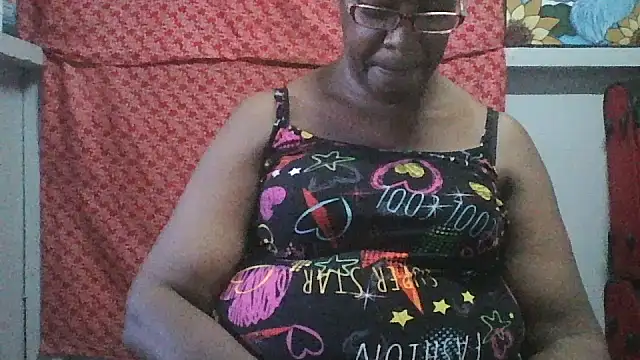 Snapshot of pink69pussy chatting on November 8, 4:32 pm pink69pussy online show from November 8, 4:32 pm