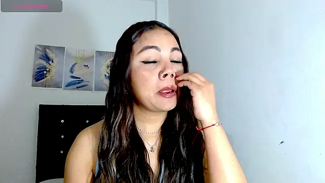 Snapshot of Kylie_loveee chatting on November 28, 2:06 pm Kylie loveee online show from November 28, 2:06 pm