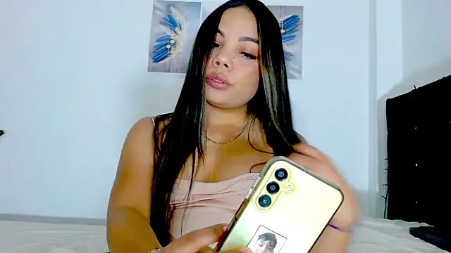 Snapshot of Kylie_loveee chatting on March 6, 9:20 pm Kylie loveee online show from March 6, 9:20 pm