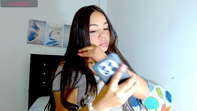 Snapshot of Kylie_loveee chatting on October 22, 1:38 am Kylie loveee online show from October 22, 1:38 am