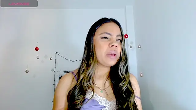 Snapshot of Kylie_loveee chatting on December 11, 3:15 pm Kylie loveee online show from December 11, 3:15 pm