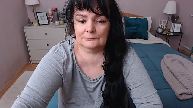 Snapshot of LeveMe2Nightt chatting on December 16, 1:15 pm LeveMe2Nightt online show from December 16, 1:15 pm