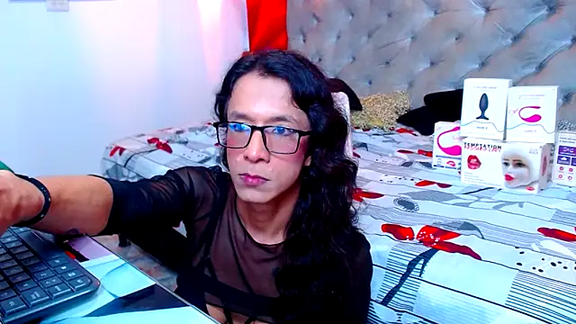 Snapshot of DaslyRoze chatting on March 16, 12:56 am DaslyRoze online show from March 16, 12:56 am