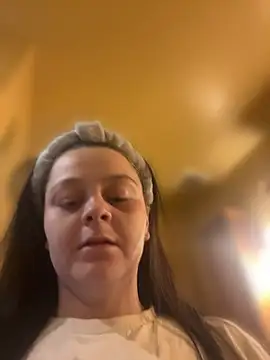 Snapshot of Goddessdanigrey chatting on April 10, 9:44 pm Goddessdanigrey online show from April 10, 9:44 pm