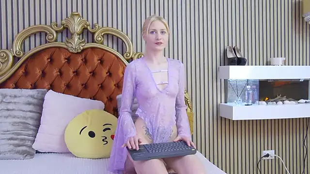 SiennaShapiro online show from January 17, 2:31 pm