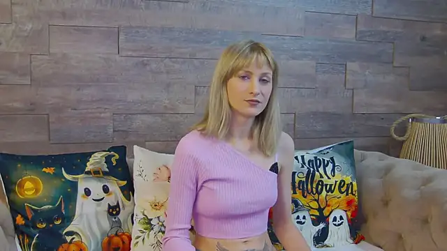 SiennaShapiro online show from October 31, 3:52 pm