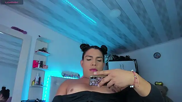 Snapshot of briitany_hot chatting on February 18, 10:36 pm briitany hot online show from February 18, 10:36 pm