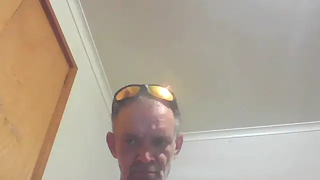 Snapshot of TooFknHorny1 chatting on October 20, 5:42 am TooFknHorny1 online show from October 20, 5:42 am