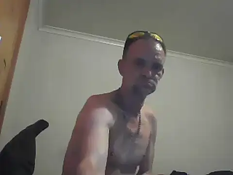 Snapshot of TooFknHorny1 chatting on January 15, 4:47 am TooFknHorny1 online show from January 15, 4:47 am