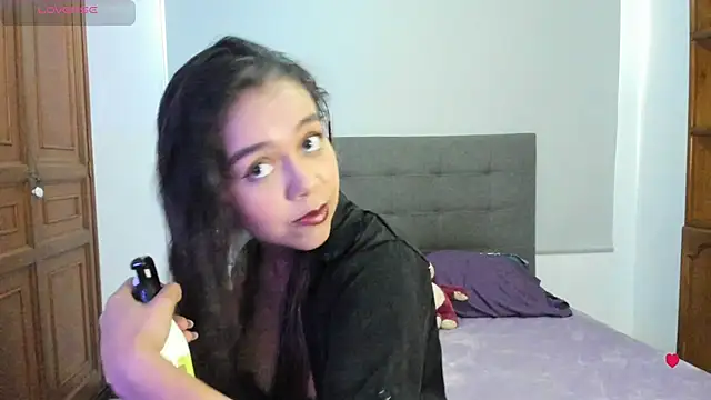 Andrea-Queen online show from April 4, 7:20 pm