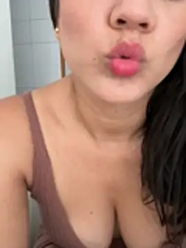 Snapshot of mahia_queen chatting on June 15, 10:09 pm mahia queen online show from June 15, 10:09 pm