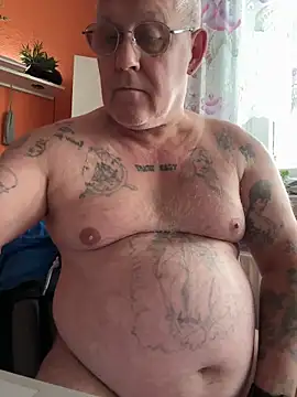 smaili1513 online show from February 6, 10:04 am